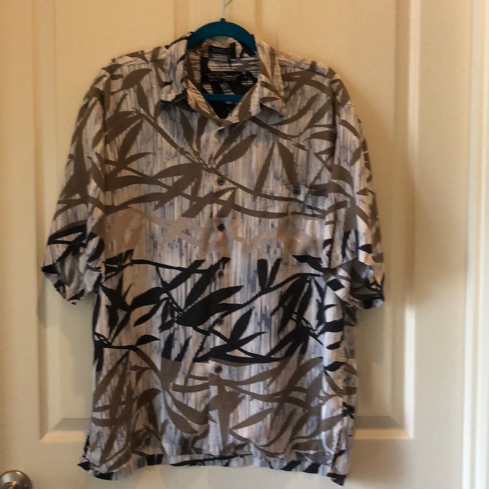 Tori Richards Men’s button down shirt